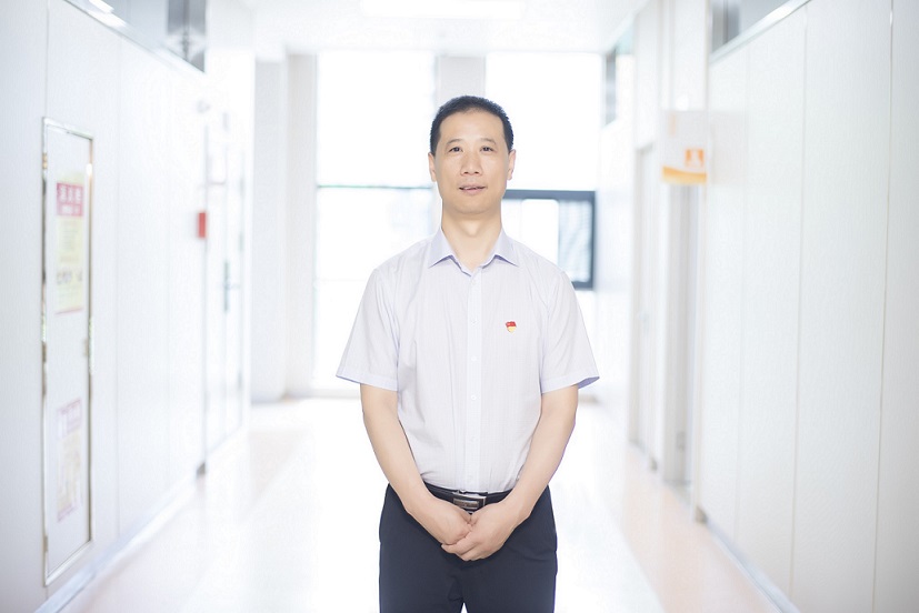 党峰.jpg